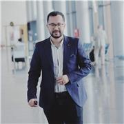 Ich bin Englischlehrer und kann Schüler jeden Alters unterrichten.